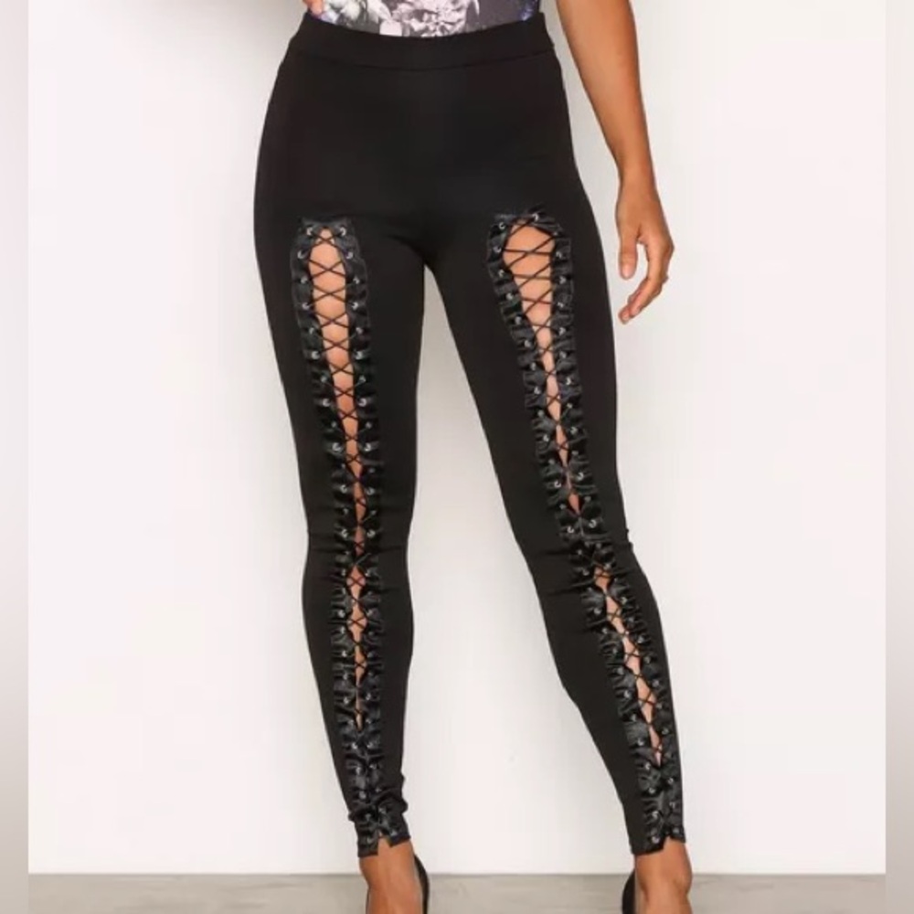 High waisted pants with front shoe string ties